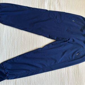 Healing Hands women’s scrub set